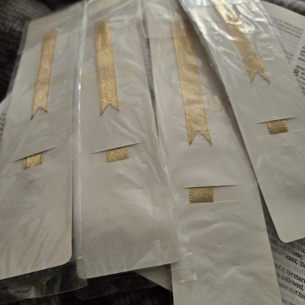 Gold-Plated Christian Bookmarks four faith-inspiring designs. - Picture 8 of 8